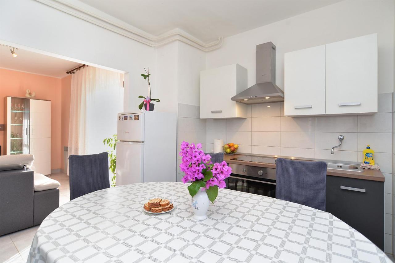 Apartments Danijel 1956 Pula Extérieur photo