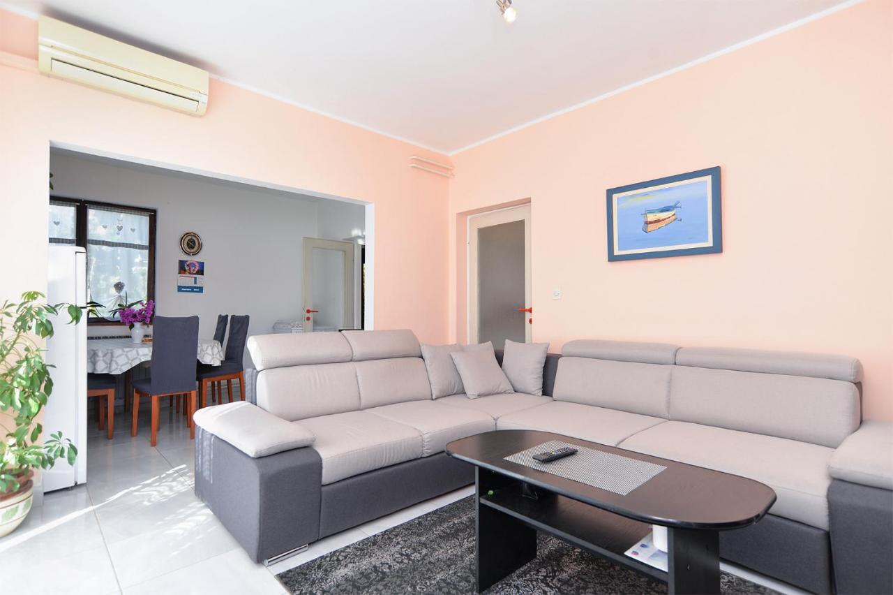 Apartments Danijel 1956 Pula Extérieur photo